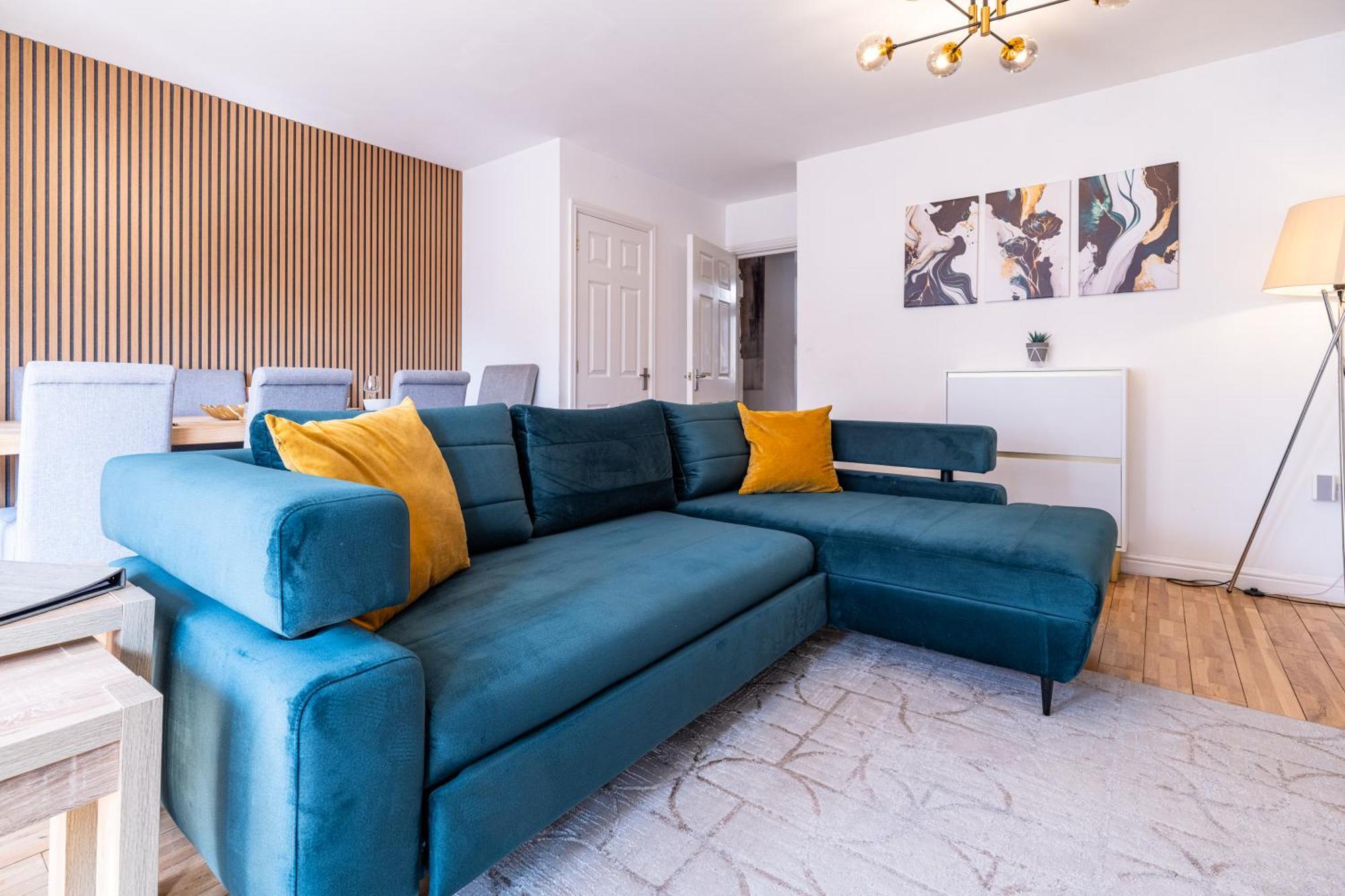 Modern And Spacious Home From Home 1 Mile From M1 - With Netflix, Prime Video, Ps5, Free Parking, Superfast Wifi, Bbq - Sleeps 11 - By Brightleap Apartments Milton Keynes Bagian luar foto