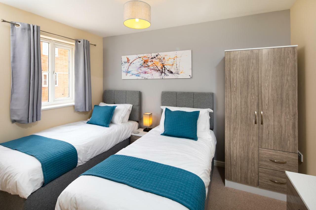 Modern And Spacious Home From Home 1 Mile From M1 - With Netflix, Prime Video, Ps5, Free Parking, Superfast Wifi, Bbq - Sleeps 11 - By Brightleap Apartments Milton Keynes Bagian luar foto