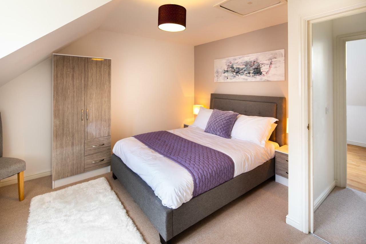 Modern And Spacious Home From Home 1 Mile From M1 - With Netflix, Prime Video, Ps5, Free Parking, Superfast Wifi, Bbq - Sleeps 11 - By Brightleap Apartments Milton Keynes Bagian luar foto