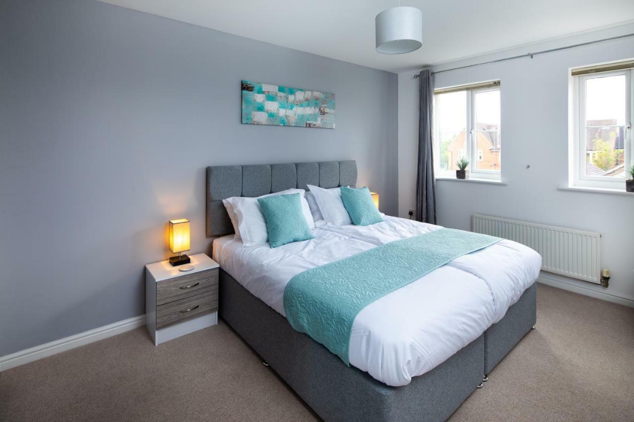 Modern And Spacious Home From Home 1 Mile From M1 - With Netflix, Prime Video, Ps5, Free Parking, Superfast Wifi, Bbq - Sleeps 11 - By Brightleap Apartments Milton Keynes Bagian luar foto