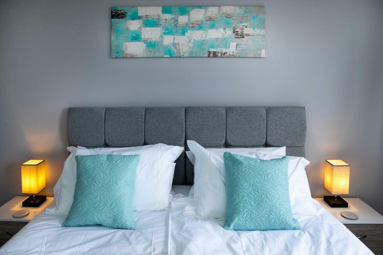 Modern And Spacious Home From Home 1 Mile From M1 - With Netflix, Prime Video, Ps5, Free Parking, Superfast Wifi, Bbq - Sleeps 11 - By Brightleap Apartments Milton Keynes Bagian luar foto